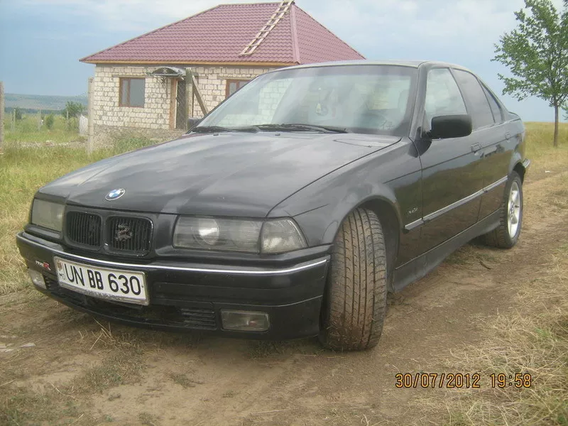 	 BMW 3 Series год выпуска: 	1993 тип кузова: 	Седан